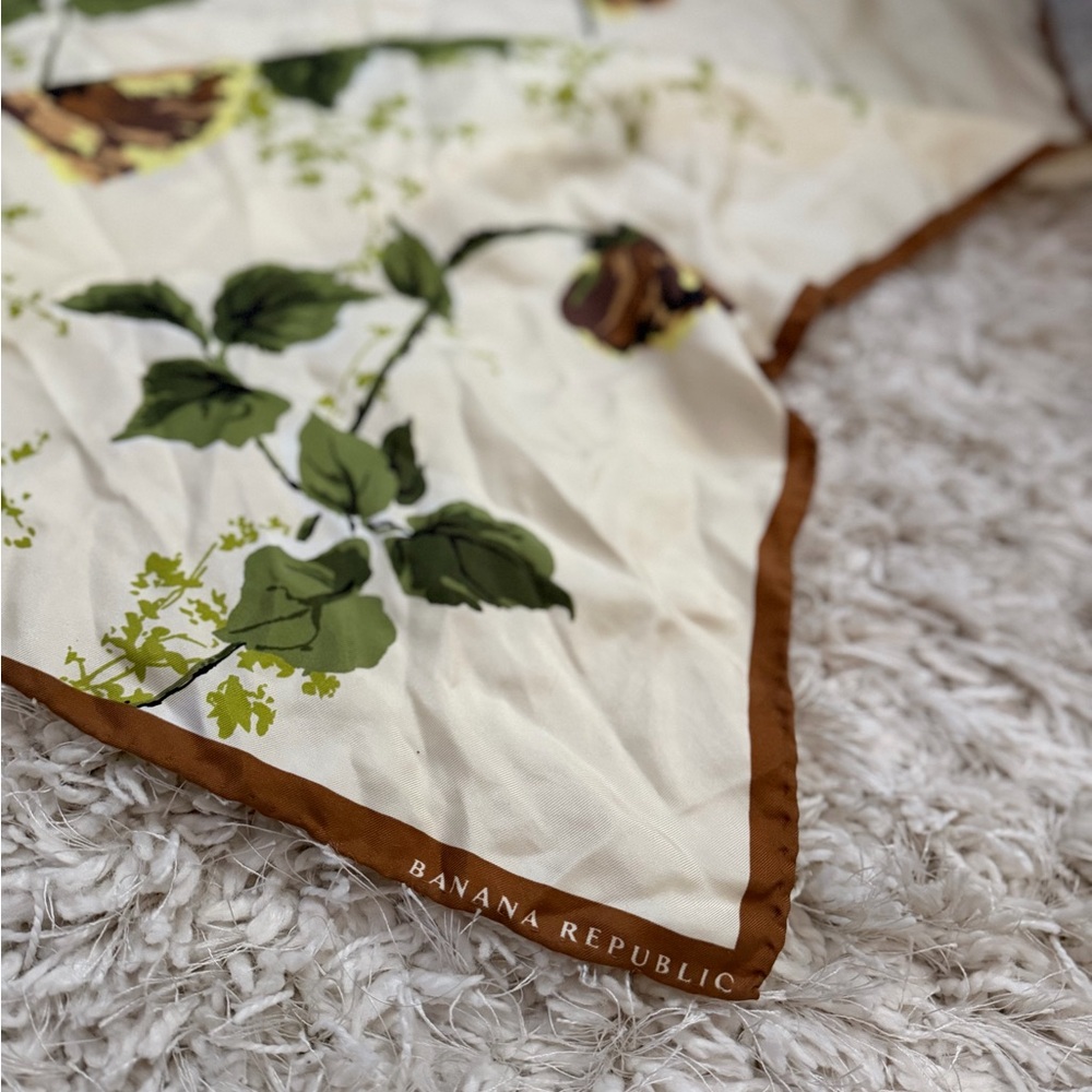 Banana Republic Cream and Brown Floral Scarf - Picture 3 of 3